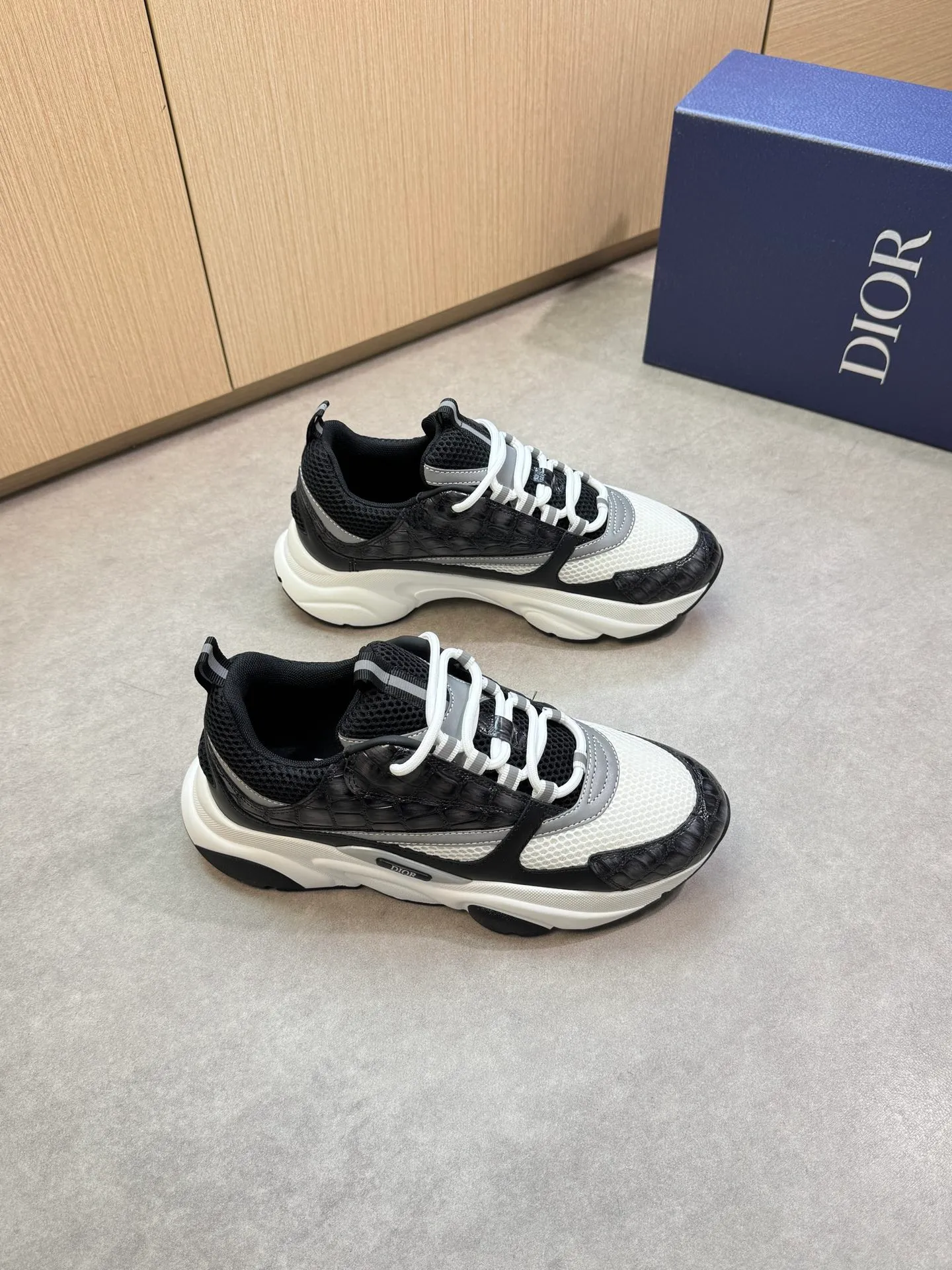 Factory price: 460💰[Dior] Dior - high-end quality original order 🔍🔍🔍 casual sports shoes - upper: 🔝 stone pattern calfskin, high silk mesh canvas, brand totem cloth, tongue and heel; reflective brand webbing - lining: brand canvas - original: ultra-light T men's shoes 💰U foam rubber; two-color molded outsole -Ultra-high quality control·Fine workmanship: highlighted (high-end·nobility·grade) -Size: 39-44 (38, 45, 46, 47, can be customized)·D9285